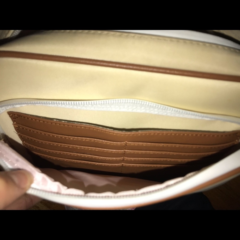 Arden Cove Crossbody Bag - Picture 5 of 6
